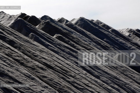 CAMARGUE (FRANCE PROVENCE) MAY 2008 - SALINE DU GIRAUD SALT MINE ©Graziano Arici/Rosebud2 SALE SALINE GEO