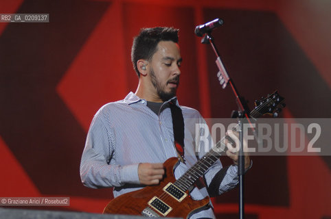VENEZIA 20/06/08 - PARCO S.GIULIANO - HEINEKEN JAMMIN FESTIVAL : MIKE SHINODA OF THE ROCK BAND LINKIN PARK ©Graziano Arici/Rosebud2 MUSICA ROCK POP