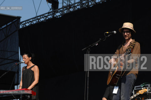 VENICE 22/06/08 - HEINEKEN JAMMIN FESTIVAL AT THE S.GIULIANO PARK - RACHELE BASTREGHI AND FRANCESCO BIANCONI THE ROCK BAND BAUSTELLE©Graziano Arici/Rosebud2 ROCK POP MUSICA