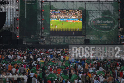 VENEZIA 20/06/08 - PARCO S.GIULIANO - HEINEKEN JAMMIN FESTIVAL : THE FOOTBALL MATCH FOR THE EURO 2008 ITALY-SPAIN @ Graziano Arici/Rosebud2 MUSICA POP ROCK