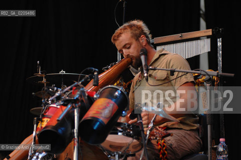 VENICE 22/07/08 THE MUSICIAN XAVIER RUDD IN CONCERT IN ST.MARKSS SQUARE @ Graziano Arici/Rosebud2 CONCERTO MUSICA POP ROCK