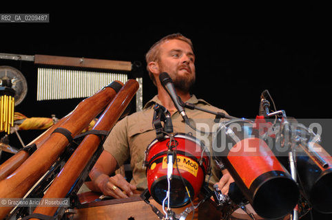VENICE 22/07/08 THE MUSICIAN XAVIER RUDD IN CONCERT IN ST.MARKSS SQUARE @ Graziano Arici/Rosebud2 CONCERTO MUSICA POP ROCK