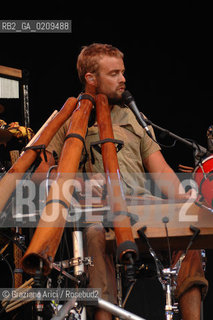 VENICE 22/07/08 THE MUSICIAN XAVIER RUDD IN CONCERT IN ST.MARKSS SQUARE @ Graziano Arici/Rosebud2 CONCERTO MUSICA POP ROCK