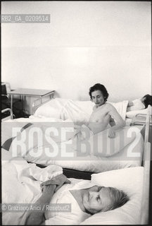 VENEZIA 1979 PAZIENTI DELLOSPEDALE DI SAN CLEMENTE IN CAMERA © ARCHIVIO Graziano Arici/Rosebud2  ISOLA SAN CLEMENTE PAZIENTI OSPEDALE PSICHIATRICO MAS