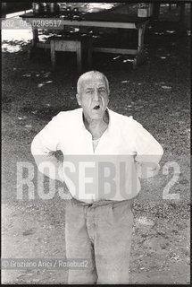 VENEZIA 1979 PAZIENTI DELLOSPEDALE DI SAN CLEMENTE IN GIARDINO © ARCHIVIO Graziano Arici/Rosebud2  ISOLA SAN CLEMENTE PAZIENTI OSPEDALE PSICHIATRICO MAS