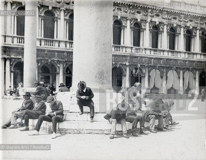 -VENEZIA, SENZA INDICAZIONE D’AUTORE, PIAZZETTA S.MARCO, SENZA DATA. LASTRA  IN VETRO PER LANTERNA MAGICA, 10X8,2 ©ARCHIVIO Graziano Arici/Rosebud2  PERSONA FOTOANTICHE.-VENICE, NO AUTHOR’S INDICATION, PIAZZETTA S.MARCO,UNDATED. GLASS SLIDE FOR MAGIC LANTERN, CM 10X8,2 ©Graziano Arici / rosebud2