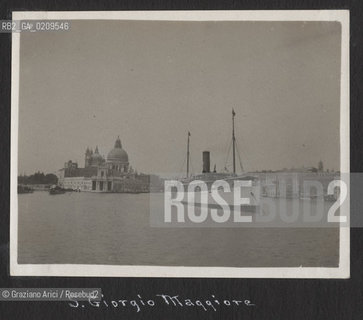 -VENEZIA, SENZA INDICAZIONE DAUTORE, LA SALUTE DA SAN GIORGIO MAGGIORE, 1915 C.A. STAMPA ALLALBUMINA INCOLLATA SU CARTONE,  CM 11X8,5   ©ARCHIVIO Graziano Arici/Rosebud2  NAVE FOTOANTICHE.-VENICE, SENZA INDICAZIONE DAUTORE, LA SALUTE DA SAN GIORGIO MAGGIORE. 1915 C.A. ALBUMEN PHOTOGRAPH MOUNTED ON CARDBOARD, CM 11X8,5   ©Graziano Arici / rosebud2