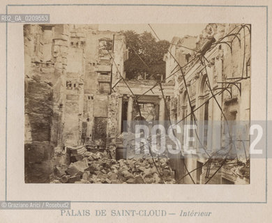 -PARIGI, SENZA INDICAZIONE DAUTORE, INTERNO DEL PALAIS DE SAINT-CLOUD, SENZA DATA. STAMPA ALLALBUMINA INCOLLATA SU CARTONE CM 8,7X5,2  ©ARCHIVIO Graziano Arici/Rosebud2  LA COMUNE DI PARIGI, ROVINE FOTOANTICHE.-PARIS, NO AUTHORS INDICATION, PALAIS DE SAINT-CLOUD, UNDATED INTERIEUR. ALBUMEN PHOTOGRAPH MOUNTED ON CARDBOARD CM 8,7X5,2  ©Graziano Arici / rosebud2