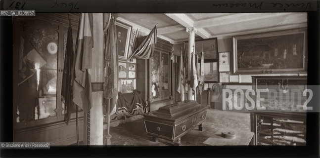 -VENEZIA, ALEXANDER LAMONT HENDERSON, MUSEO, SENZA DATA. LASTRA PANORAMICA  IN VETRO PER LANTERNA MAGICA, CM 16X8,2 ©ARCHIVIO Graziano Arici/Rosebud2  FOTOANTICHE.-VENICE, ALEXANDER LAMONT HENDERSON, MUSEUM, UNDATED. PANORAMIC GLASS SLIDE FOR MAGIC LANTERN, CM 16X8,2 ©Graziano Arici / rosebud2
