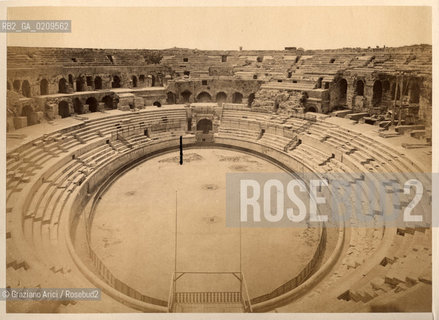 -ARLES, SENZA INDICAZIONE DAUTORE, ANFITEATRO ROMANO, SENZA DATA. STAMPA  ALL ALBUMINA MONTATA SU CARTONE, CM 26,5X19 ©ARCHIVIO Graziano Arici/Rosebud2  ARENA,  FOTOANTICHE.-ARLES, NO AUTHORS INDICATION, ROMAN AMPHITHEATRE, UNDATED. ALBUMEN PHOTOGRAPH MOUNTED ON CARDBOARD, CM 26,5X19 ©Graziano Arici/Rosebud2 