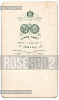 -VENEZIA, CARLO PONTI,(RETRO) MENDICANTE , SENZA DATA. STAMPA ALLALBUMINA COLORATA A MANO INCOLLATA SU CARTONE, CARTE DE VISITE, CM CM 6X10,4   ©ARCHIVIO Graziano Arici/Rosebud2  PERSONA, POSATA IN STUDIO FOTOANTICHE.-VENICE, CARLO PONTI, BEGGAR, UNDATED. ALBUMEN PHOTOGRAPH HAND PAINTING, MOUNTED ON CARDBOARD, CARTE DE VISITE CM 6X10,4 ©Graziano Arici / rosebud2