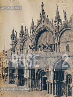 -VENEZIA, SENZA INDICAZIONE D’AUTORE, BASILICA DI S.MARCO, SENZA DATA. STAMPA ALLALBUMINA INCOLLATA SU CARTONE,  CM 26X38  ©ARCHIVIO Graziano Arici/Rosebud2  FOTOANTICHE.-VENICE, NO AUTHOR’S INDICATION, BASILICA DI  S.MARCO, UNDATED. ALBUMEN PHOTOGRAPH MOUNTED ON CARDBOARD, CM 26X38 ©Graziano Arici/Rosebud2 
