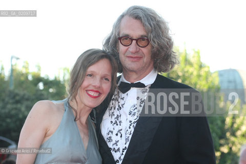 27/08/08 - VENICE 65TH INTERNATIONAL FILM FESTIVAL - OPENING CEREMONY, RED CARPET - THE DIRECTOR WIM WENDERS WITH HIS WIFE DONATA @ Graziano Arici / rosebud2 CINEMA BIENNALE ©Graziano Arici/Rosebud2 BIENNALE CINEMA