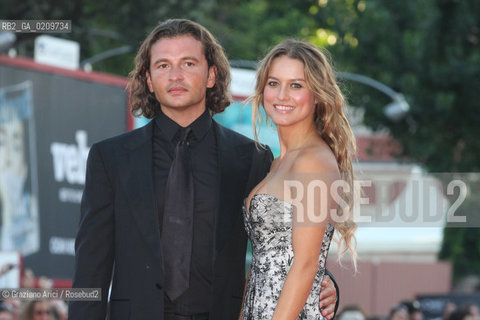 27/08/08 - VENICE 65TH INTERNATIONAL FILM FESTIVAL - OPENING CEREMONY, RED CARPET - LOLA PONCE AND HER PARTNER EMANUELE @ Graziano Arici / rosebud2 CINEMA BIENNALE ©Graziano Arici/Rosebud2 BIENNALE CINEMA