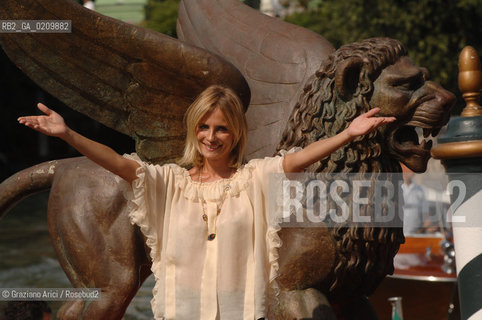 VENICE, 29.08.08. 65th VENICE INTERNATIONAL FILM FESTIVAL. FILM  UN GIORNO PERFETTO , THE ACTRESS ISABELLA FERRARI © MARTABUSO/ARICI/GRAZIANERI