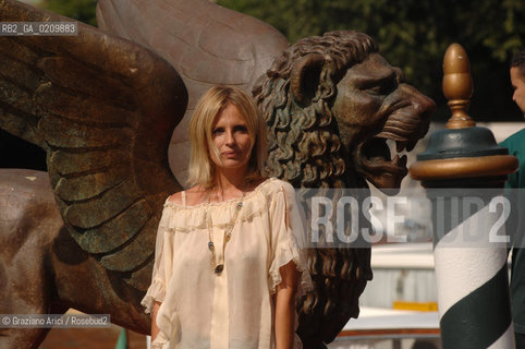 VENICE, 29.08.08. 65th VENICE INTERNATIONAL FILM FESTIVAL. FILM  UN GIORNO PERFETTO , THE ACTRESS ISABELLA FERRARI © MARTABUSO/ARICI/GRAZIANERI