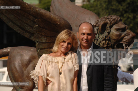 VENICE, 29.08.08. 65th VENICE INTERNATIONAL FILM FESTIVAL. FILM  UN GIORNO PERFETTO , THE DIRECTOR FERZAN OZPETEK AND THE ACTRESS ISABELLA FERRARI ©Graziano Arici/Rosebud2 BIENNALE CINEMA