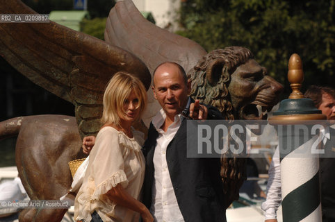 VENICE, 29.08.08. 65th VENICE INTERNATIONAL FILM FESTIVAL. FILM  UN GIORNO PERFETTO , THE DIRECTOR FERZAN OZPETEK AND THE ACTRESS ISABELLA FERRARI ©Graziano Arici/Rosebud2 BIENNALE CINEMA