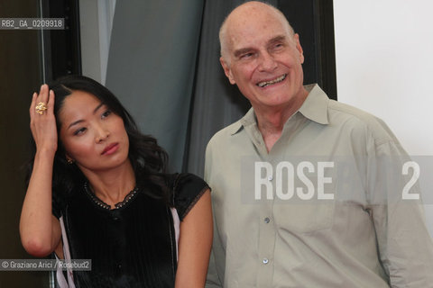 29/08/08 - 65th VENICE  INTERNATIONAL FILM FESTIVAL - FILM: INJU, LA BETE DANS LOMBRE. THE DIRECTOR BARBET SCHROEDER WITH THE ACTRESS LIKA MINAMOTO
