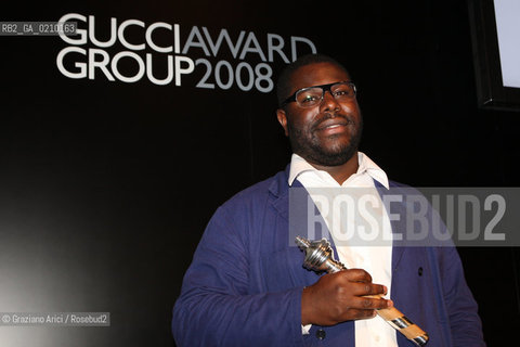 01/09/08 - 65th VENICE  INTERNATIONAL FILM FESTIVAL - GUCCIS PARTY AT THE PALAZZO GRASSI - GUCCI AWARD 2008 - THE ARTIST STEVE MCQUEEN