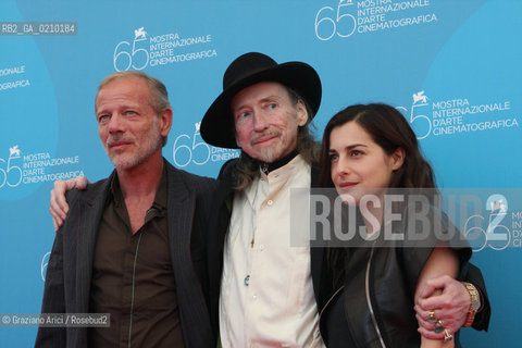 02/09/08 - 65th VENICE  INTERNATIONAL FILM FESTIVAL - FILM: NUIT DE CHIEN. THE DIRECTOR WERNER SCHROETER, THE ACTOR PASCAL GREGGORY, THE ACTRESS AMIRA CASAR.
