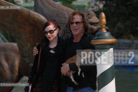 VENICE, 03.09.08. 65th VENICE INTERNATIONAL FILM FESTIVAL. THE ACTOR MICKEY ROURKE AND EVEN RACHAEL WOOD © MARTABUSO/ARICI/GRAZIANERI CINEMA