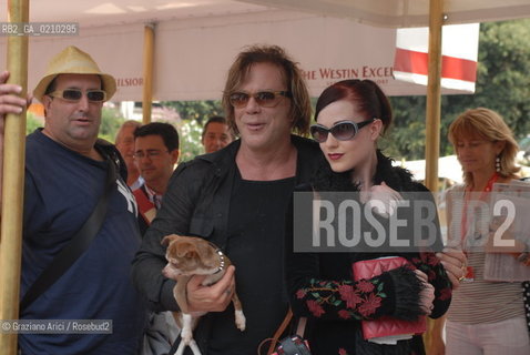 VENICE, 03.09.08. 65th VENICE INTERNATIONAL FILM FESTIVAL. THE ACTOR MICKEY ROURKE AND EVEN RACHAEL WOOD © MARTABUSO/ARICI/GRAZIANERI CINEMA