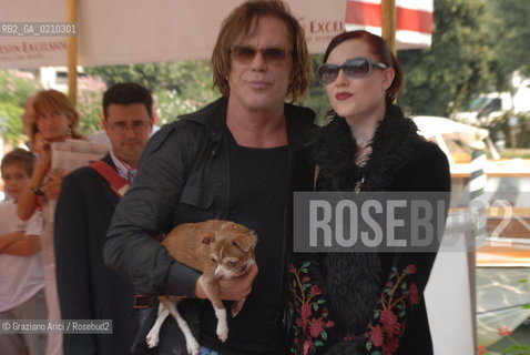 VENICE, 03.09.08. 65th VENICE INTERNATIONAL FILM FESTIVAL. THE ACTOR MICKEY ROURKE AND EVEN RACHAEL WOOD © MARTABUSO/ARICI/GRAZIANERI CINEMA
