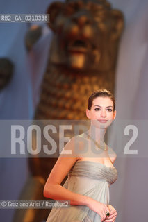 03/09/08 - 65th VENICE  INTERNATIONAL FILM FESTIVAL - FILM: RACHEL GETTING MARRIED. THE ACTRESS ANNE HATHAWAY