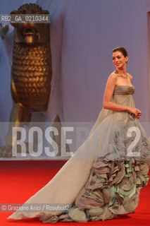 03/09/08 - 65th VENICE  INTERNATIONAL FILM FESTIVAL - FILM: RACHEL GETTING MARRIED. THE ACTRESS ANNE HATHAWAY
