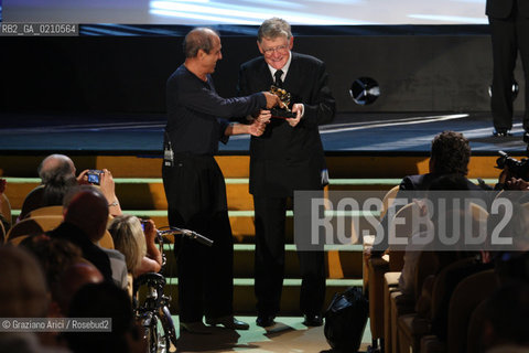 05/09/08 - 65th VENICE  INTERNATIONAL FILM FESTIVAL - ADRIANO CELENTANO GIVE THE GOLDEN LION FOR LIFETIME ACHIEVEMENT TO ERMANNO OLMI