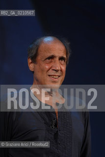 05/09/08 - 65th VENICE  INTERNATIONAL FILM FESTIVAL - ADRIANO CELENTANO GIVE THE GOLDEN LION FOR LIFETIME ACHIEVEMENT TO ERMANNO OLMI