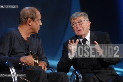 05/09/08 - 65th VENICE  INTERNATIONAL FILM FESTIVAL - ADRIANO CELENTANO GIVE THE GOLDEN LION FOR LIFETIME ACHIEVEMENT TO ERMANNO OLMI