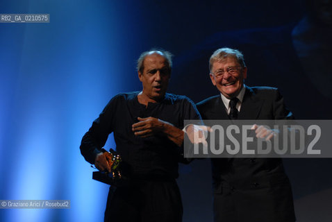 05/09/08 - 65th VENICE  INTERNATIONAL FILM FESTIVAL - ADRIANO CELENTANO GIVE THE GOLDEN LION FOR LIFETIME ACHIEVEMENT TO ERMANNO OLMI