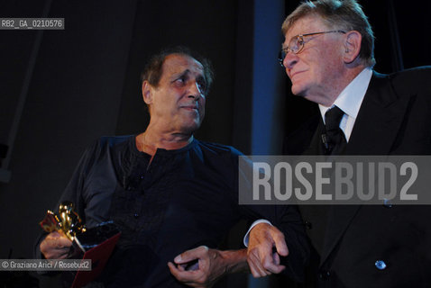 05/09/08 - 65th VENICE  INTERNATIONAL FILM FESTIVAL - ADRIANO CELENTANO GIVE THE GOLDEN LION FOR LIFETIME ACHIEVEMENT TO ERMANNO OLMI