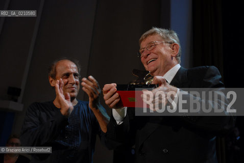 05/09/08 - 65th VENICE  INTERNATIONAL FILM FESTIVAL - ADRIANO CELENTANO GIVE THE GOLDEN LION FOR LIFETIME ACHIEVEMENT TO ERMANNO OLMI