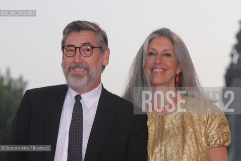 06/09/08 - 65th VENICE  INTERNATIONAL FILM FESTIVAL - GOLDEN LION NIGHT.RED CARPET.THE FILM DIRECTOR JOHN LANDIS AND HER WIFE © ERREBI