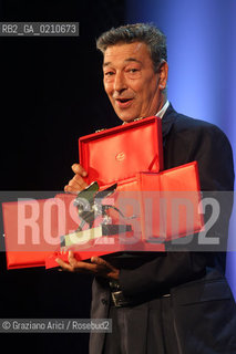 06/09/08 - 65th VENICE INTERNATIONAL FILM FESTIVAL - THE OFFICIAL AWARDS - LUIGI DE LAURENTIS AWARD FOR A DEBUT FILM TO THE DIRECTOR GIANNI DE GREGORIO FILM PRANZO DI FERRAGOSTO