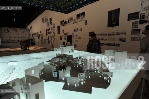 VENICE 11/09/08 - 11th INTERNATIONAL ARCHITECTURE EXIBITION OF BIENNALE : ARSENALE - THE ITALIAN PAVILLION : ABITARE STRANIERO BY MARCO NAVARRA-NOVA ©Graziano Arici/Rosebud2 BIENNALE ARCHITETTURA ARCHITETTO