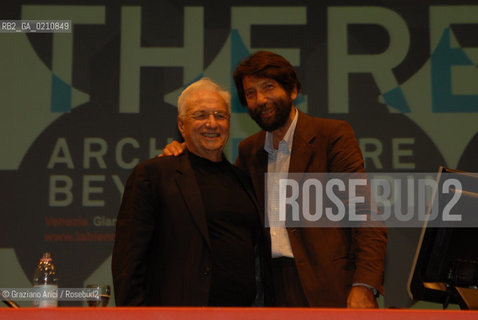 VENICE, 13.09.2008. 11th INTERNATIONAL ARCHITECTURE EXHIBITION BIENNALE.THE ARCHITECT FRANK GEHRY AND THE MAYOR OF VENICE MASSIMO CACCIARI ©MARTABUSO/ARICI/GRAZIANERI ARCHITETTURA