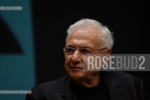 VENICE, 13.09.2008. 11th INTERNATIONAL ARCHITECTURE EXHIBITION BIENNALE. THE ARCHITECT FRANK GEHRY, GOLDEN LION FOR LIFETIME ACHIEVEMENT ©MARTABUSO/ARICI/GRAZIANERI ARCHITETTURA