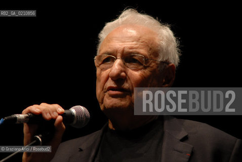 VENICE, 13.09.2008. 11th INTERNATIONAL ARCHITECTURE EXHIBITION BIENNALE. THE ARCHITECT FRANK GEHRY, GOLDEN LION FOR LIFETIME ACHIEVEMENT ©MARTABUSO/ARICI/GRAZIANERI ARCHITETTURA
