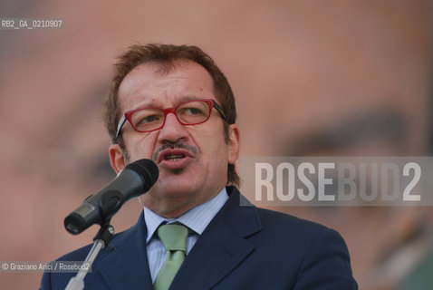 VENEZIA, 14-09-2008. FESTA DEI POPOLI PADANI ORGANIZZATA DA LEGA NORD.IL MINISTRO DELLINTERNO ROBERTO MARONI © MARTABUSO/ARICI/GRAZIANERI POLITICA  POLITICA