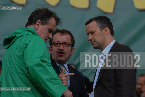 VENEZIA, 14-09-2008. FESTA DEI POPOLI PADANI ORGANIZZATA DA LEGA NORD.IL MINISTRO ROBERTO CALDEROLI, IL MINISTRO DELLINTERNO ROBERTO MARONI E IL SINDACO DI VERONA FLAVIO TOSI © MARTABUSO/ARICI/GRAZIANERI POLITICA  POLITICA