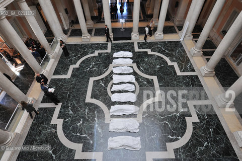 VENICE 24/09/08 THE EXPOSITION IN PALAZZO GRASSI  ITALICS  WITH THE WORK ALL BY MAURIZIO CATTELAN ©Graziano Arici/Rosebud2 ARTE CONTEMPORANEA