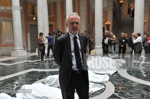 VENICE 24/09/08 THE EXPOSITION IN PALAZZO GRASSI  ITALICS  WITH THE CRITIC CURATOR FRANCESCO BONAMI ©Graziano Arici/Rosebud2 ARTE CONTEMPORANEA
