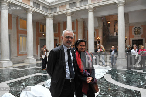 VENICE 24/09/08 THE EXPOSITION IN PALAZZO GRASSI  ITALICS  WITH THE CRITIC CURATOR FRANCESCO BONAMI AND THE DIRECTOR OF PALAZZO GRASSI MONIQUE VEAUTE ©Graziano Arici/Rosebud2 ARTE CONTEMPORANEA