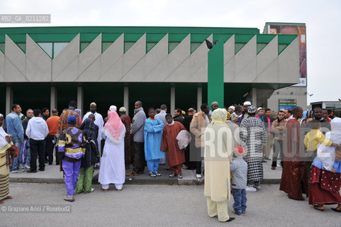 VENICE 30 SEPTEMBER 2008 THE HOLIDAY FOR THE END OF RAMADAM IN VILLORBA BASKET STADIUM OF BENETTON - PALAVERDE  ©Graziano Arici/Rosebud2 ISLAM MUSSULMANI EXTRACOMUNITARI RELIGIONE