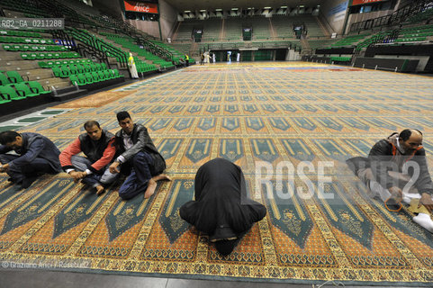 VENICE 30 SEPTEMBER 2008 THE HOLIDAY FOR THE END OF RAMADAM IN VILLORBA BASKET STADIUM OF BENETTON - PALAVERDE  ©Graziano Arici/Rosebud2 ISLAM MUSSULMANI EXTRACOMUNITARI RELIGIONE