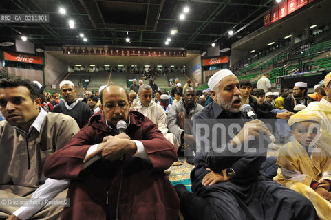 VENICE 30 SEPTEMBER 2008 THE HOLIDAY FOR THE END OF RAMADAM IN VILLORBA BASKET STADIUM OF BENETTON - PALAVERDE  ©Graziano Arici/Rosebud2 ISLAM MUSSULMANI EXTRACOMUNITARI RELIGIONE
